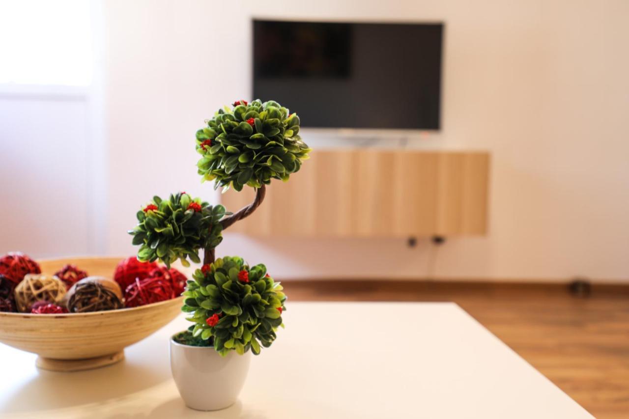 בוקרשט Ultracentral Apartament With Balcony - Old Town מראה חיצוני תמונה