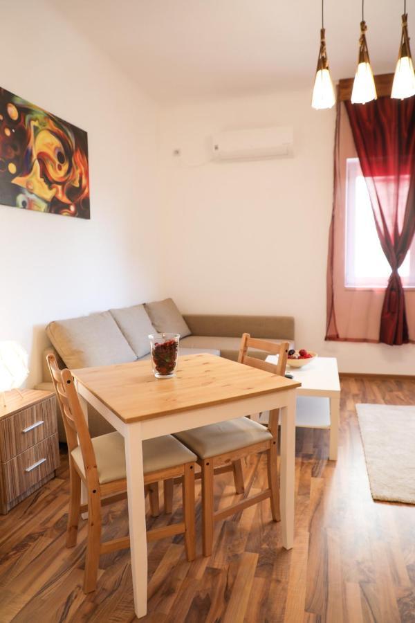 בוקרשט Ultracentral Apartament With Balcony - Old Town מראה חיצוני תמונה