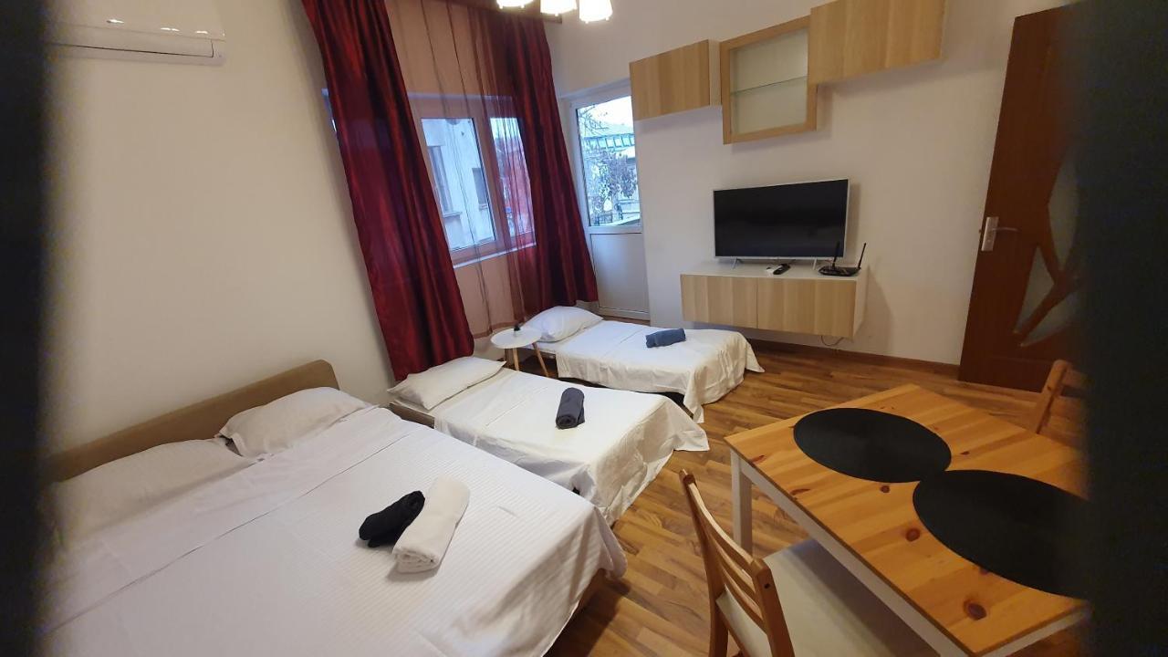 בוקרשט Ultracentral Apartament With Balcony - Old Town מראה חיצוני תמונה