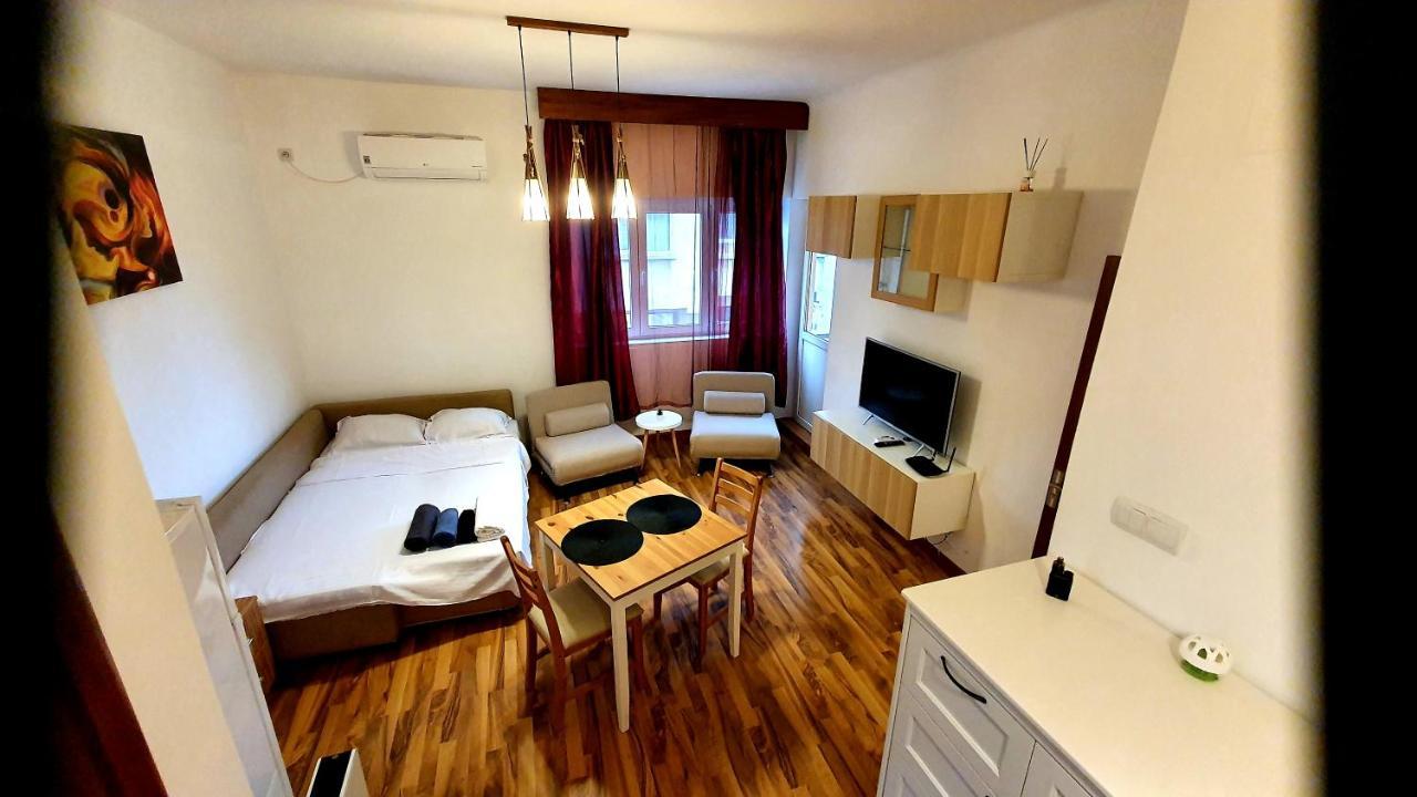בוקרשט Ultracentral Apartament With Balcony - Old Town מראה חיצוני תמונה
